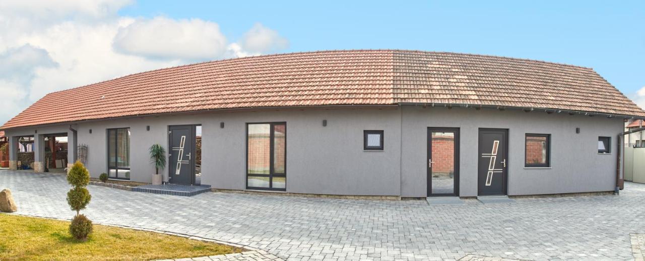Apartament City La Casa Piano House ,Cu Parcare Алба-Юлія Екстер'єр фото